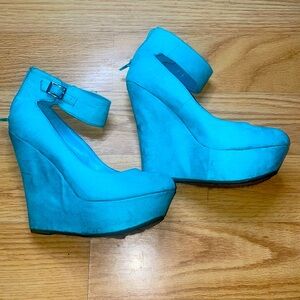 Breckelle’s Light Blue Heals | Size 8